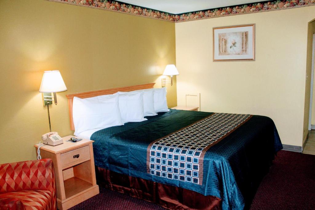 Hutchinson Inn photo