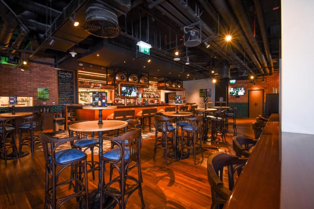 Premier Inn Dubai Al Jaddaf - Resim 27