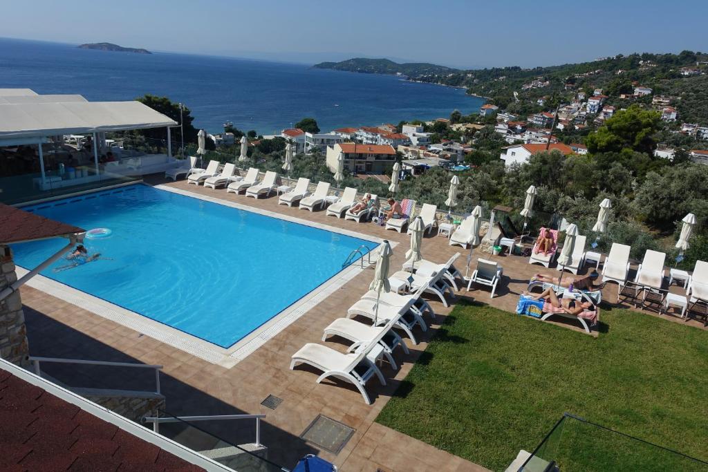 Bazén v ubytování Hotel Rene nebo v jeho okolí