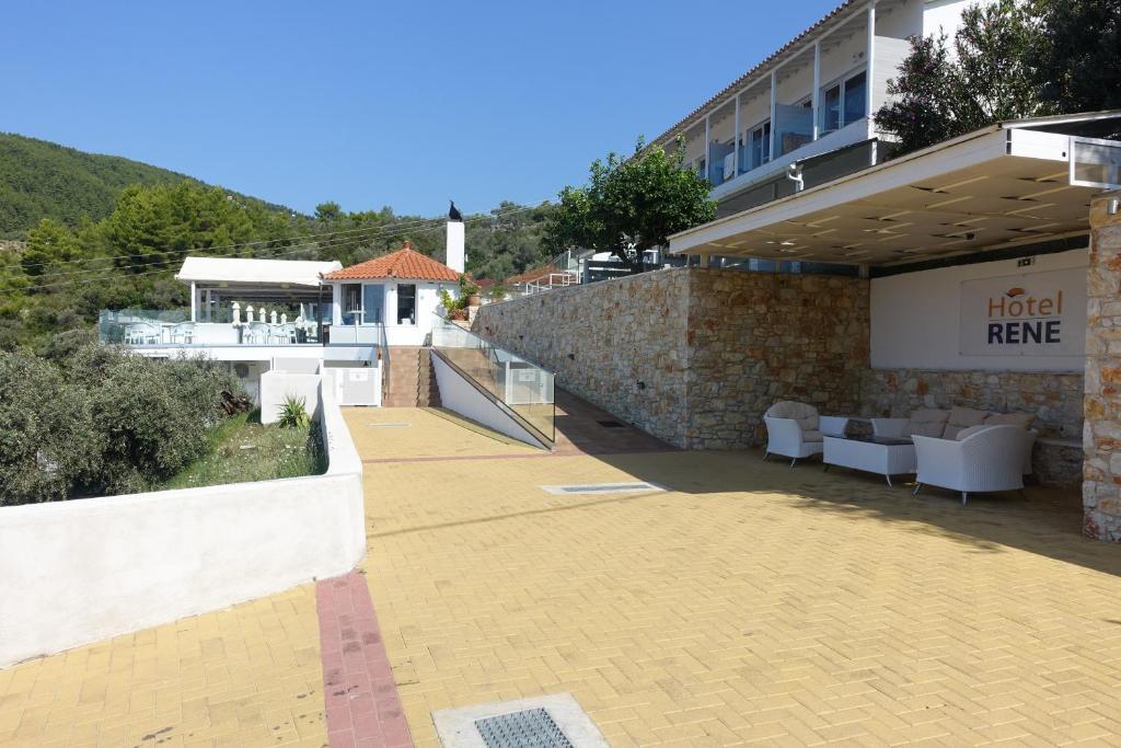 Nespecifikovaný výhled na hory nebo výhled na hory při pohledu z hotelu