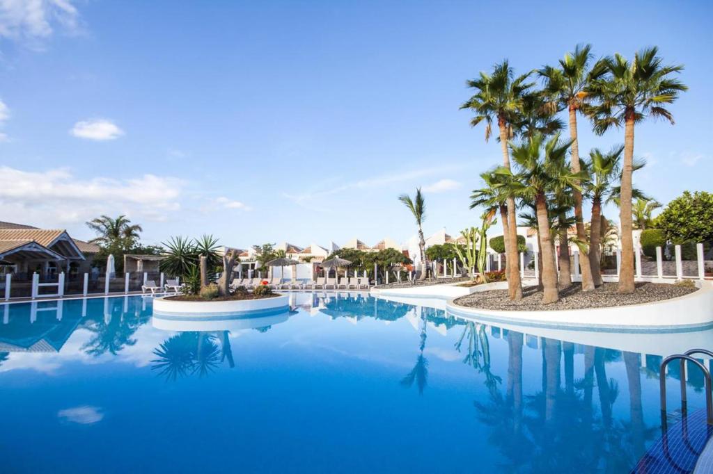 Bazén v ubytování Fantastic 3 Bedroom Townhouse Golf Del Sur - The Palms Resort nebo v jeho okolí