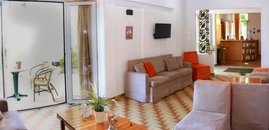 Posezení v ubytování Zorbas Hotel