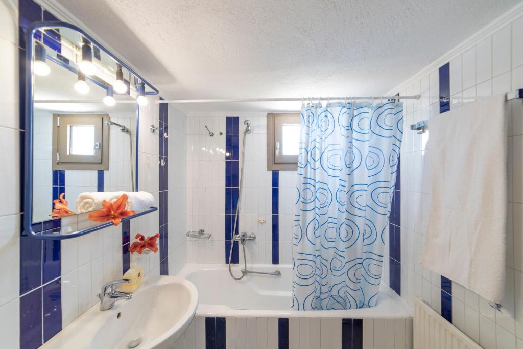 Kúpeľňa v ubytovaní Tsifliki Beach House