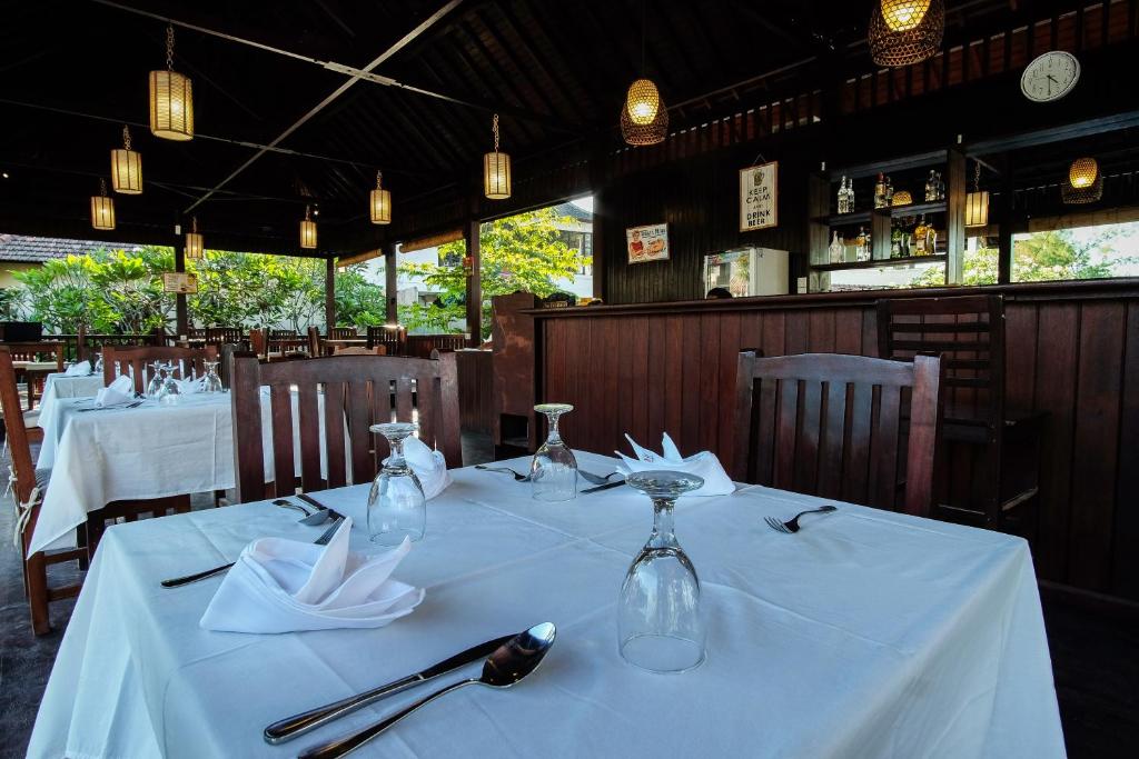 Restaurace v ubytování Villa Unggul