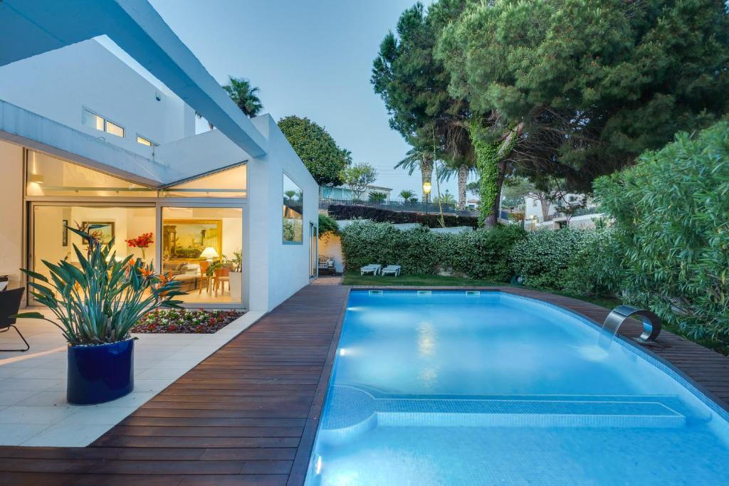 VILLA PINEDA LA GAVINA SAGARO 2 min playa, Sagaro, Spain ...