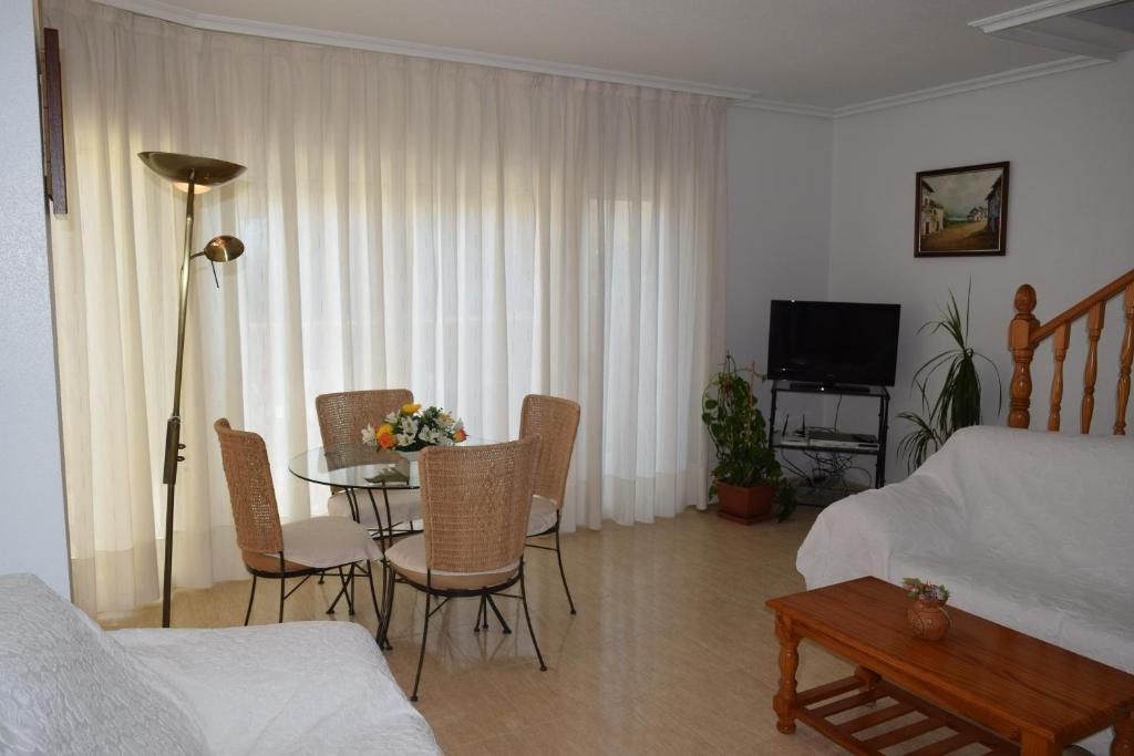Fotografie z fotogalerie ubytování Large 3 Bedroom Family house in La Zenia v destinaci Orihuela Costa