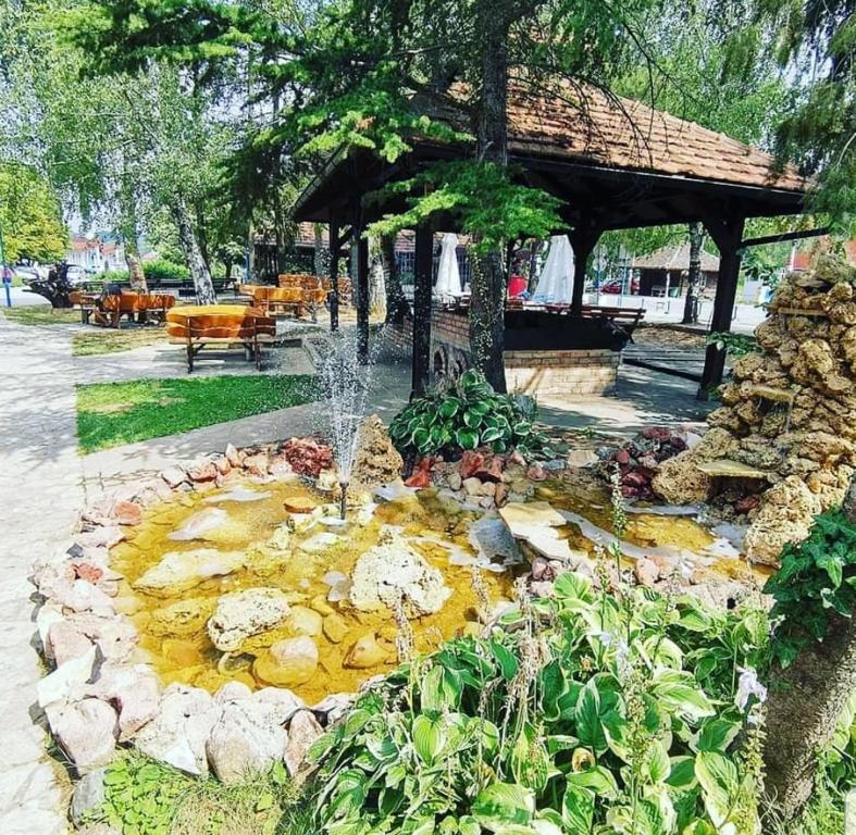 Zahrada ubytování Apartmani Centar Banja Vrujci