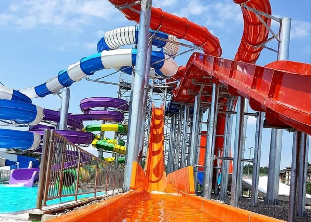 Bazén v ubytování Apartmani Centar Banja Vrujci nebo v jeho okolí