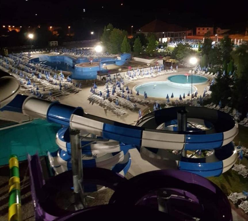 Bazén v ubytování Apartmani Centar Banja Vrujci nebo v jeho okolí