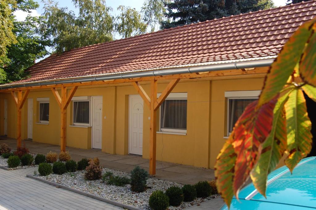 Belvárosi Panzió Pápa - отзывы и видео