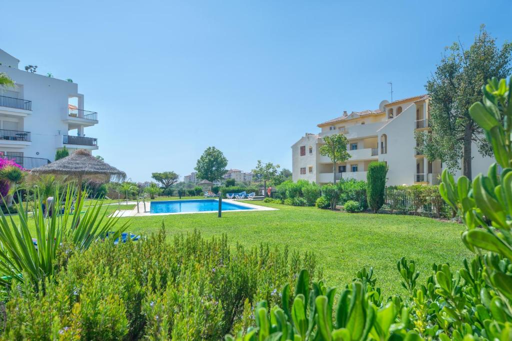 Bazén v ubytování Sea Flower Beach & Golf II parking included nebo v jeho okolí