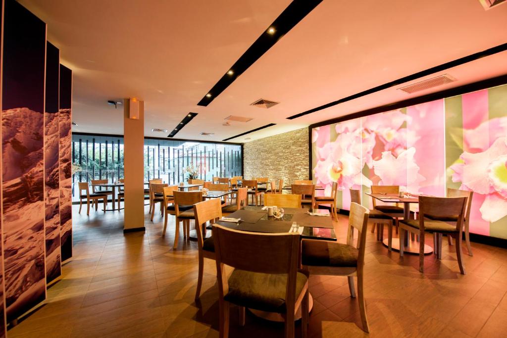 Restaurace v ubytování Arawi Miraflores Prime