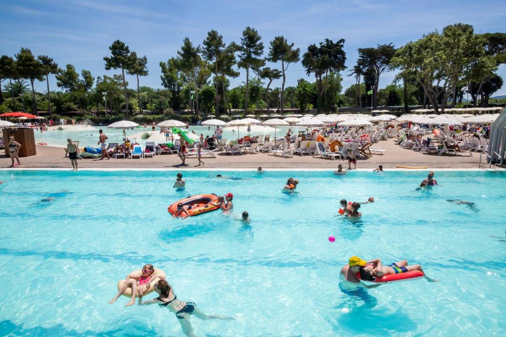Bazén v ubytovaní Hotel Il Mulinaccio alebo v jeho blízkosti