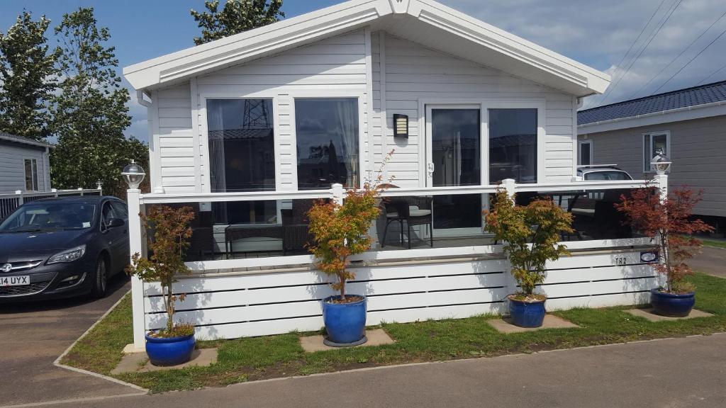 Kent Getaways - Three Bedroom Lodge