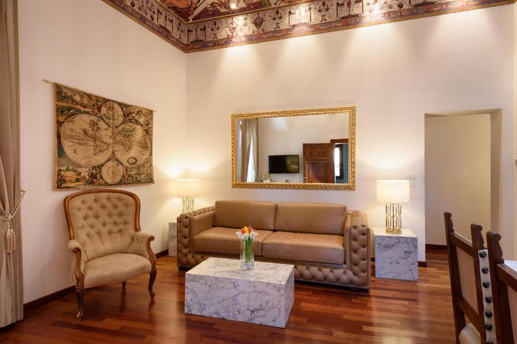 A seating area at Domus Nannini SPA - Palazzo Nannini