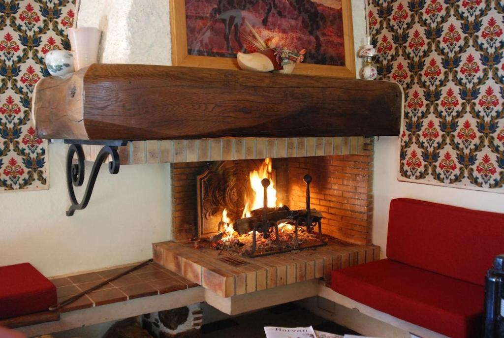 Fotografie z fotogalerie ubytování Hôtel l'Annexe v destinaci Moux-en-Morvan