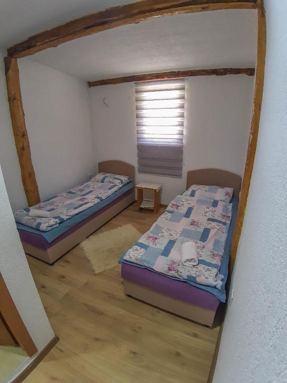 Camp Sutjeska - Chambre Lits Jumeaux