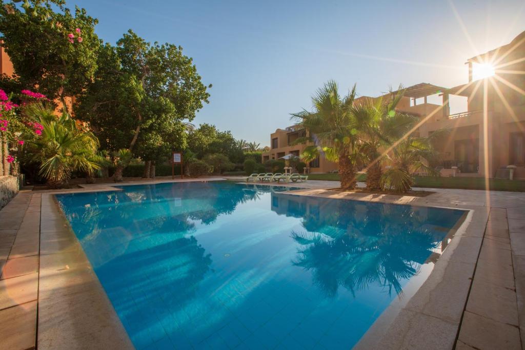 The swimming pool at or close to El gouna South Marina Townhouse Apartment 3 bedrooms