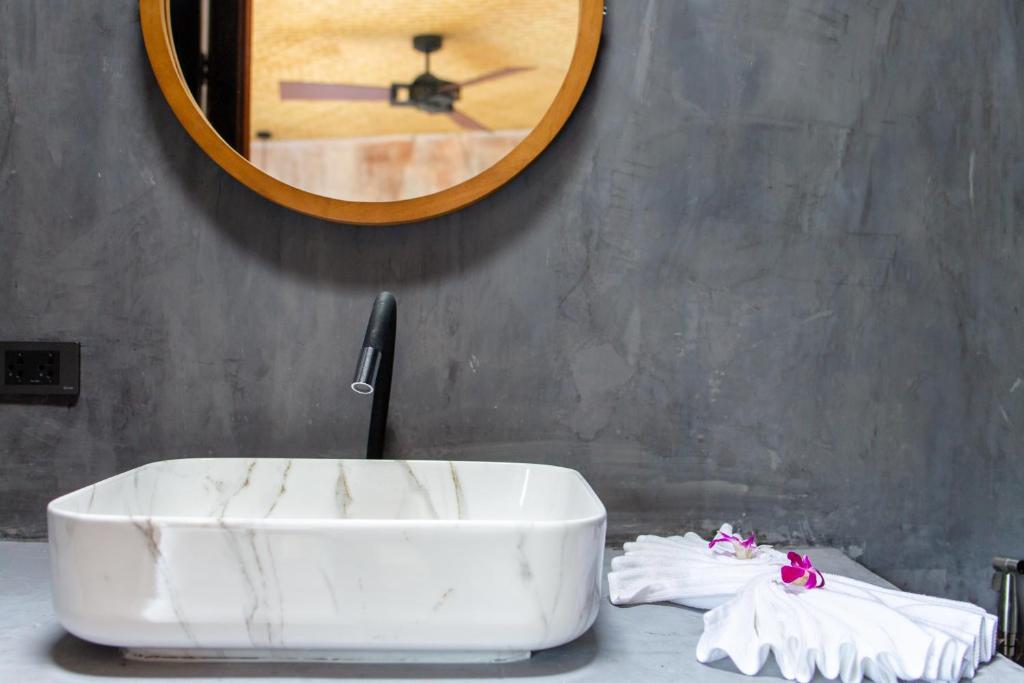 Dreamcatcher Boutique Hotel - Deluxe King Room