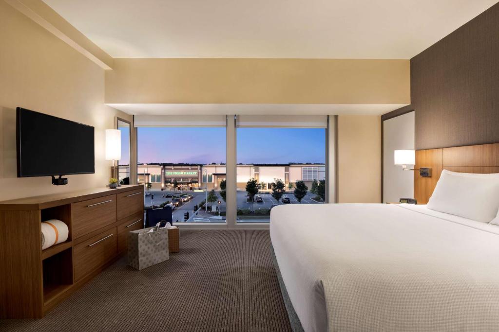 Hyatt Place Virginia Beach Town Center photo