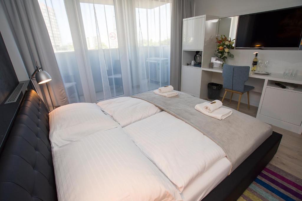 Posteľ alebo postele v izbe v ubytovaní More Than Accommodation
