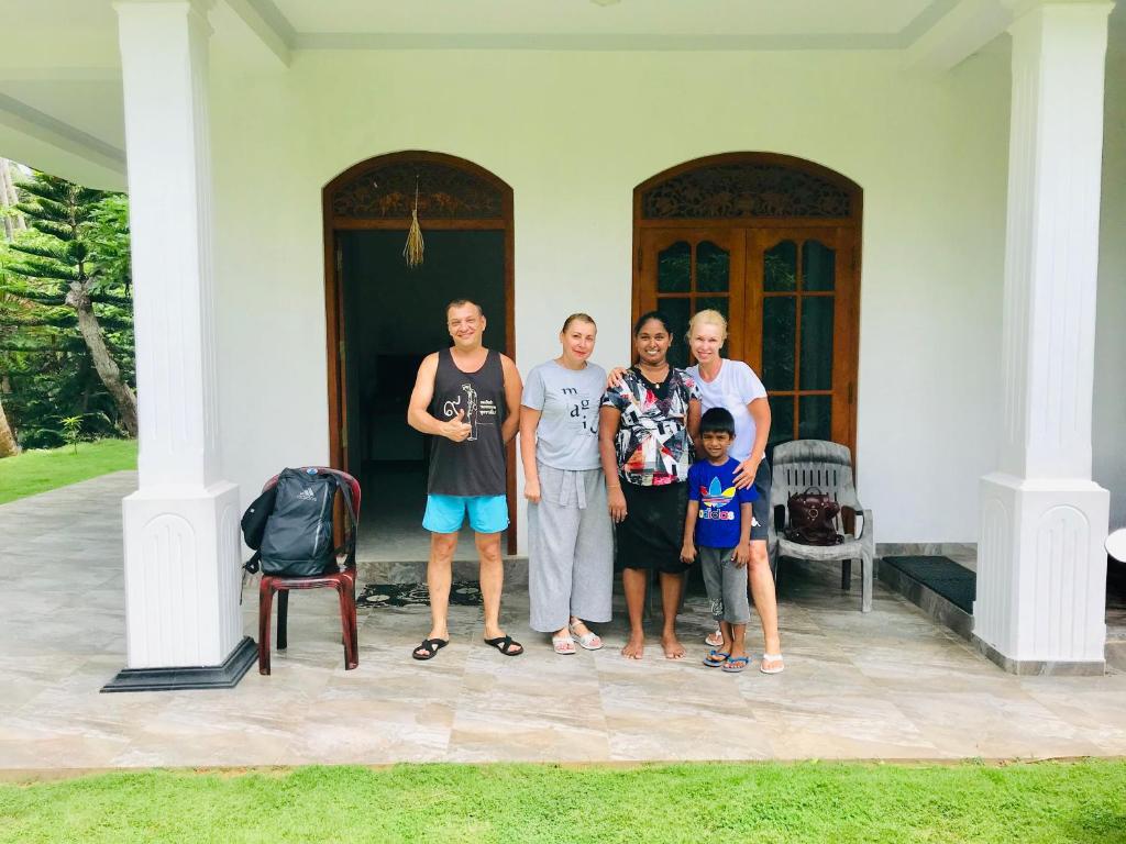 Famiglia che soggiorna presso Villa Sureka