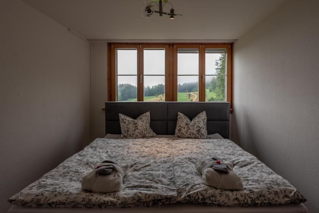 Postel nebo postele na pokoji v ubytování Landgasthof Farnsburg