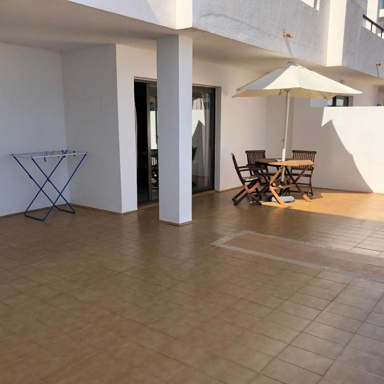 Patio nebo venkovní prostory v ubytování Apartamentos Mar i Vent Puerto de La Savina Formentera