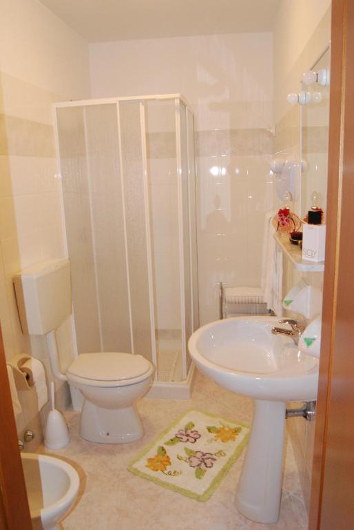 Koupelna v ubytování Noto Bedda Bed&Breakfast