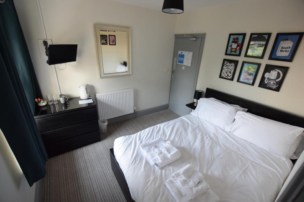 
Small Double Room
