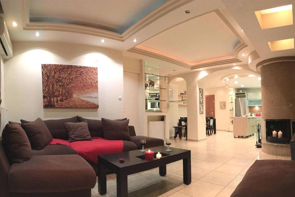 Kuchyň nebo kuchyňský kout v ubytování A1 Elegant Vouliagmeni apt in a Unique Spot