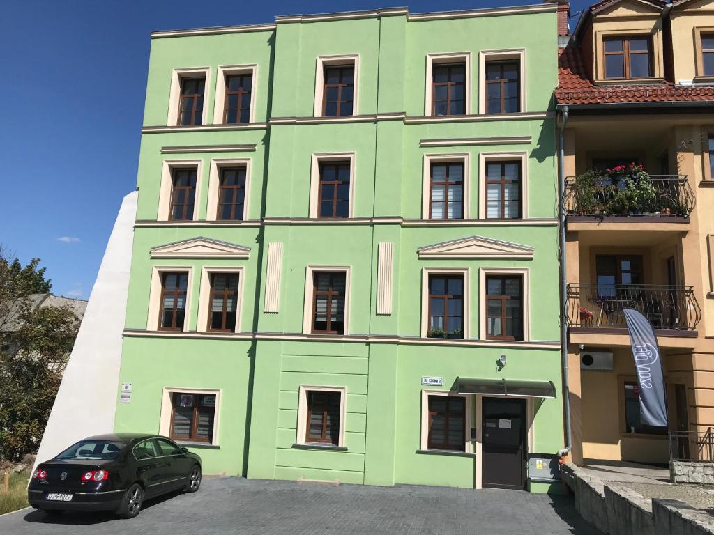 Budova, v ktorej sa apartmán nachádza