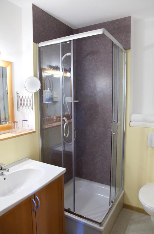 Koupelna v ubytování Hotel Weidenhof
