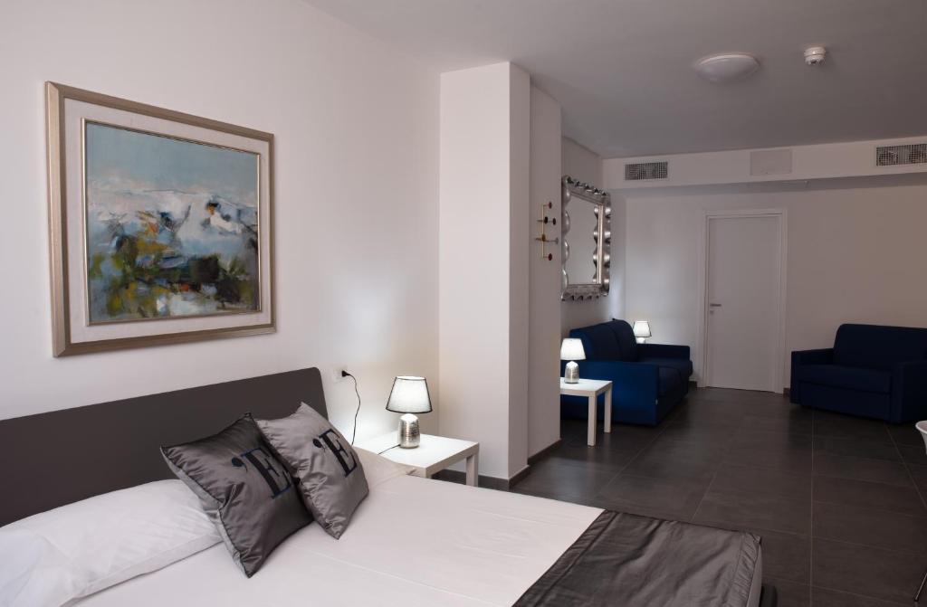 Posezení v ubytování L'Essenza Hotel