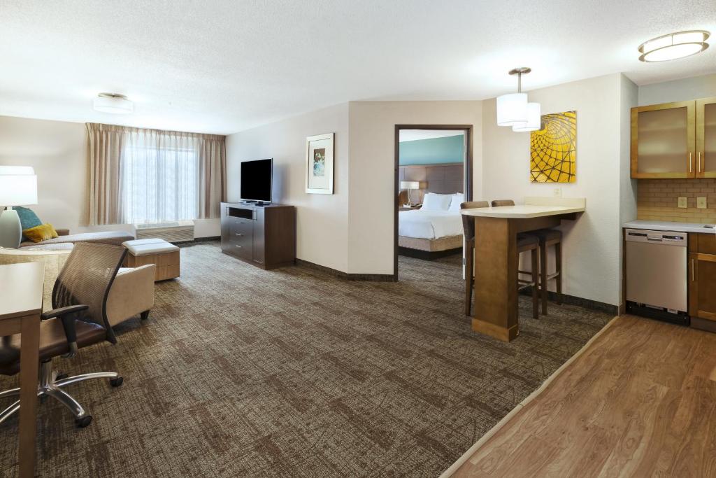 Staybridge Suites Columbia-Highway 63 & I-70 by IHG photo