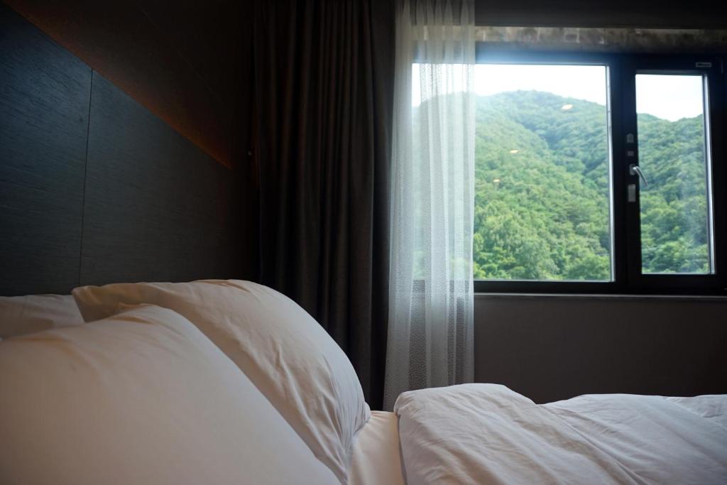 Mudeung Park Hotel - Salle Jumelle Standard Avec Vue Sur La Montagne