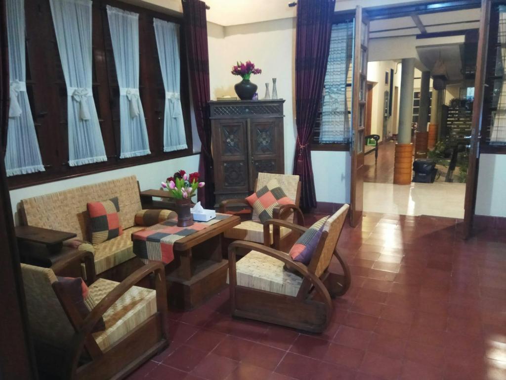 Posezení v ubytování Doeloerkoe Homestay