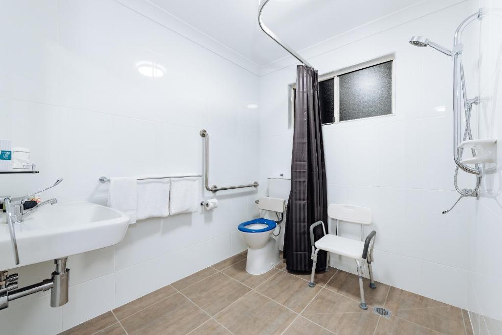 Koupelna v ubytování Raintree Motel Biloela