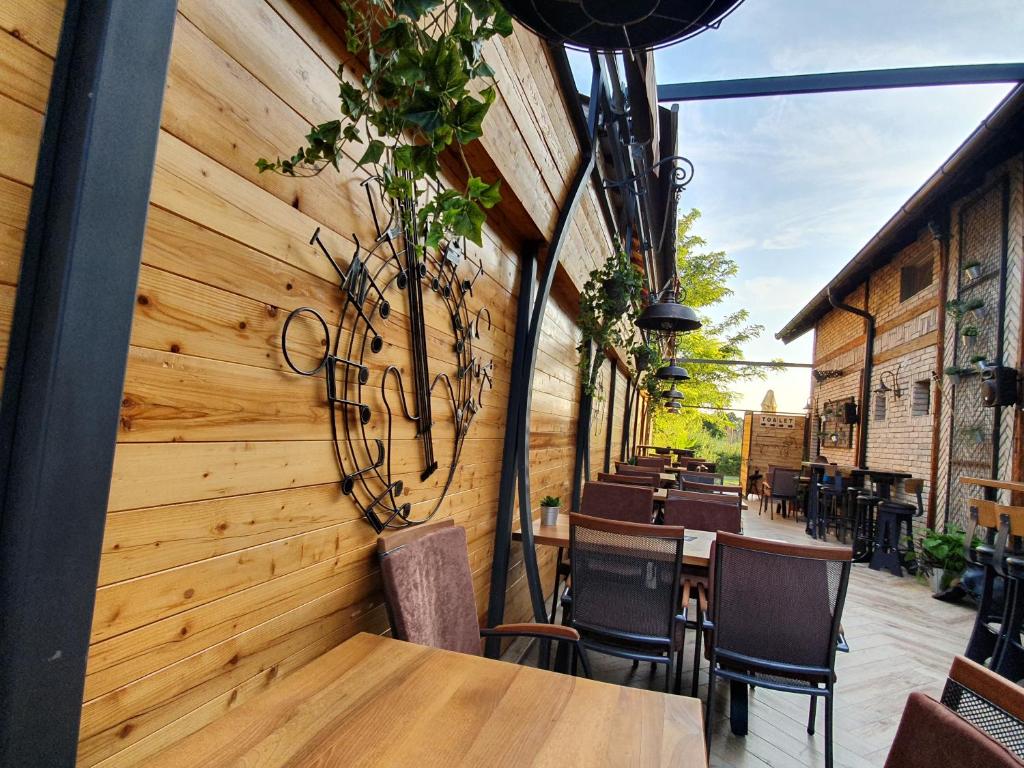 Balkón nebo terasa v ubytování OldBrick PUB