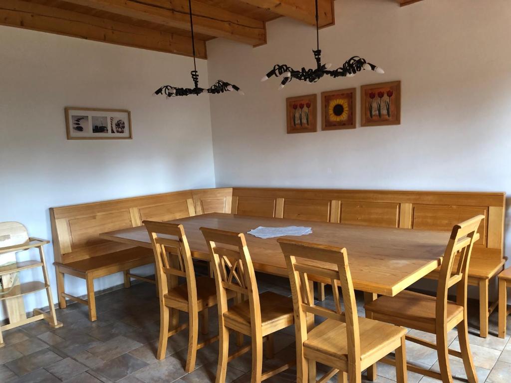 Restaurace v ubytování CHALUPA Honzík - VILLA Vrchlabí