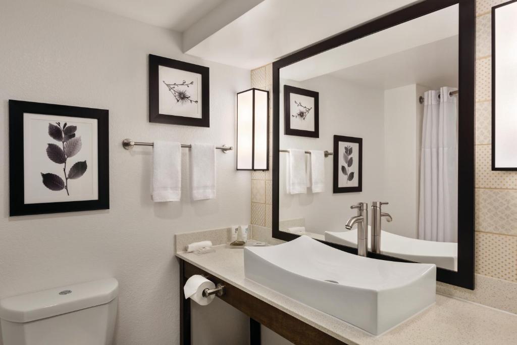 Country Inn & Suites by Radisson, Beaufort West, SC - Habitación Con 2 Camas Grandes - No Fumadores