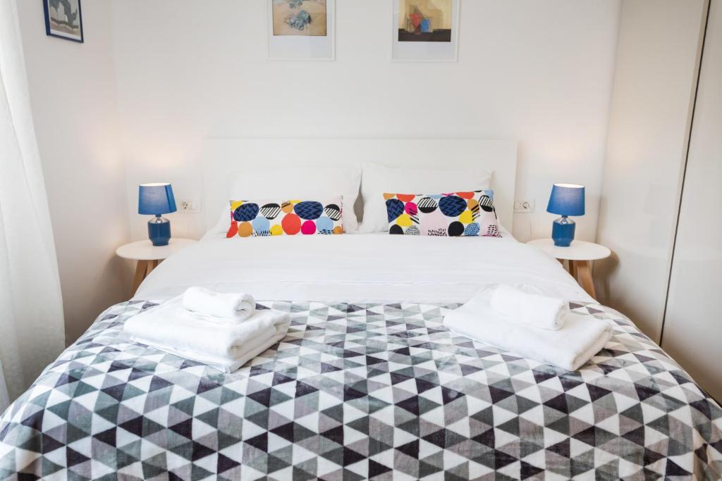 Łóżko lub łóżka w pokoju w obiekcie Studio Apartments near park Zrinjevac