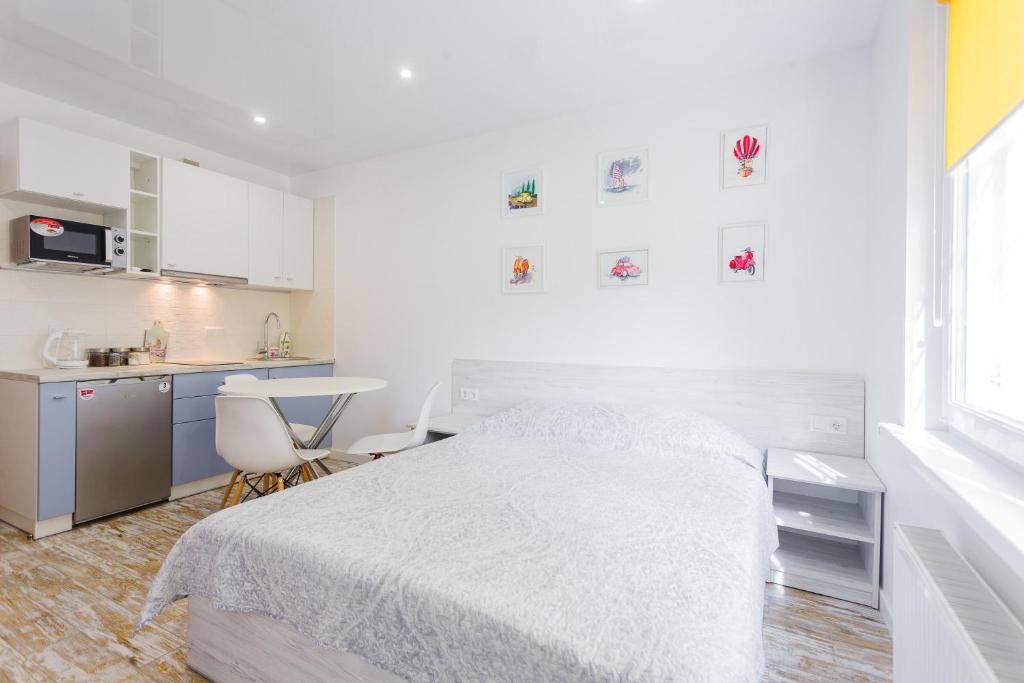 Sunny apartments on Lomonosova 36 - Apartamento De Estudio