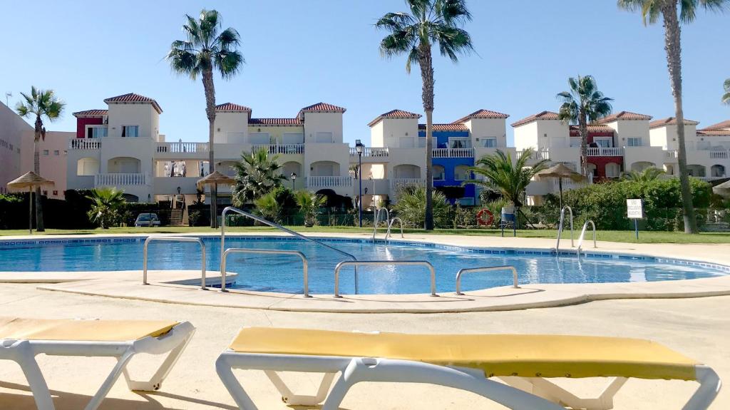 Bazén v ubytovaní Turquesa del Mar - Nudist Naturist alebo v jeho blízkosti