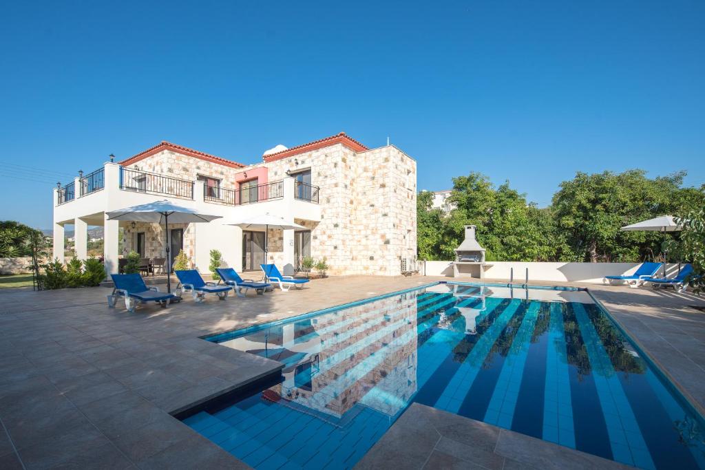 Gallery image of Serenity Villa with Private Pool - 200m to Sea or Beach in Argaka