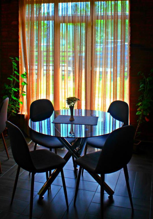 Fotografie z fotogalerie ubytování Shino v destinaci Stepancminda