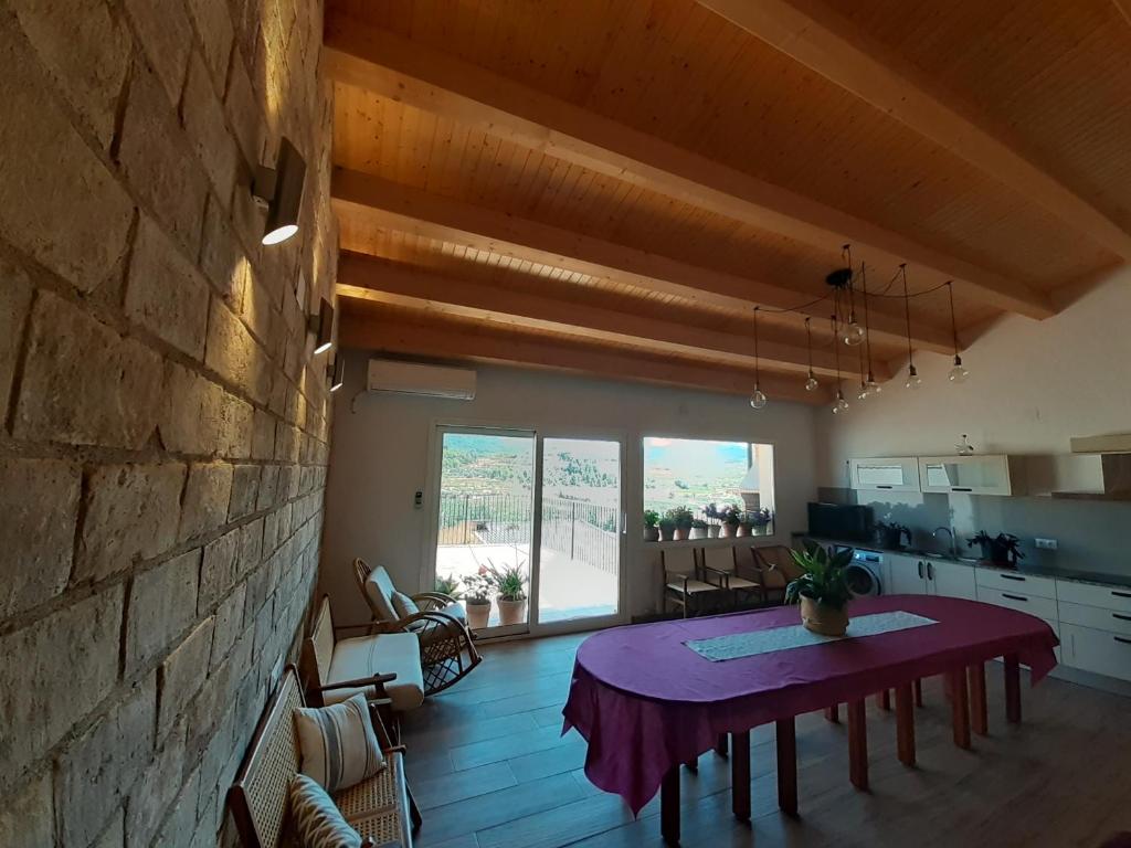 Fotografie z fotogalerie ubytování Casa La Foradada v destinaci Corbera