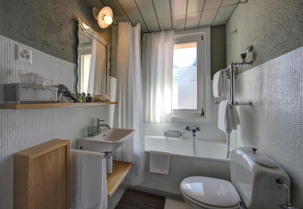 Koupelna v ubytování Hotel Seehof-Arosa
