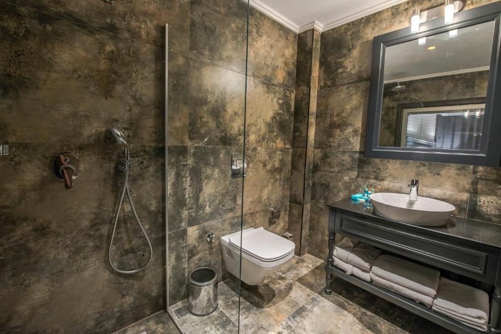 A bathroom at Hotel Marina Bay Göcek