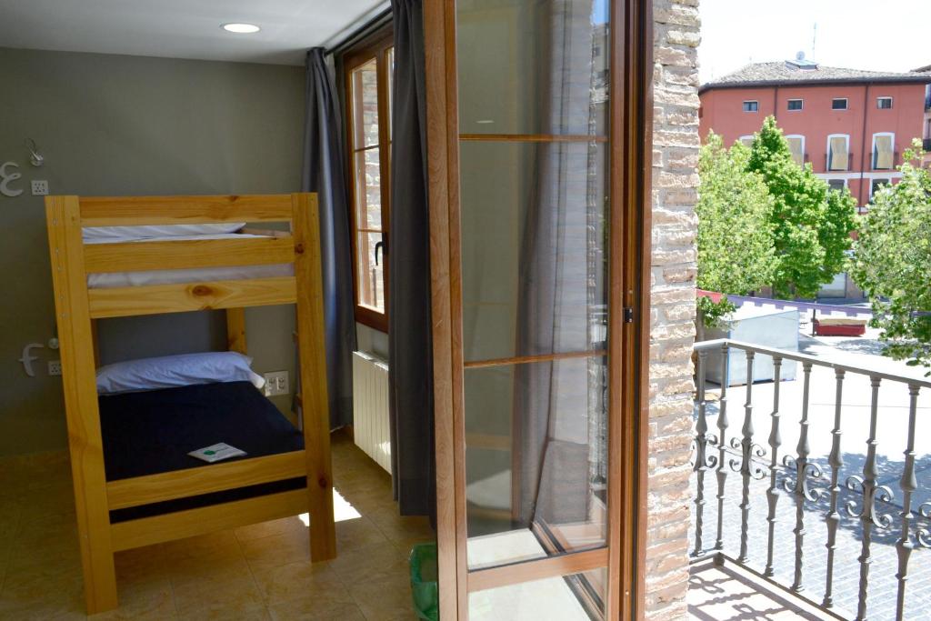 Alda Estella Hostel - Stapelbed In Gemengde Slaapzaal Met 12 Bedden